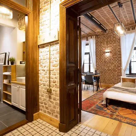 Galata Loft In Heritage Sea View Building Apartament